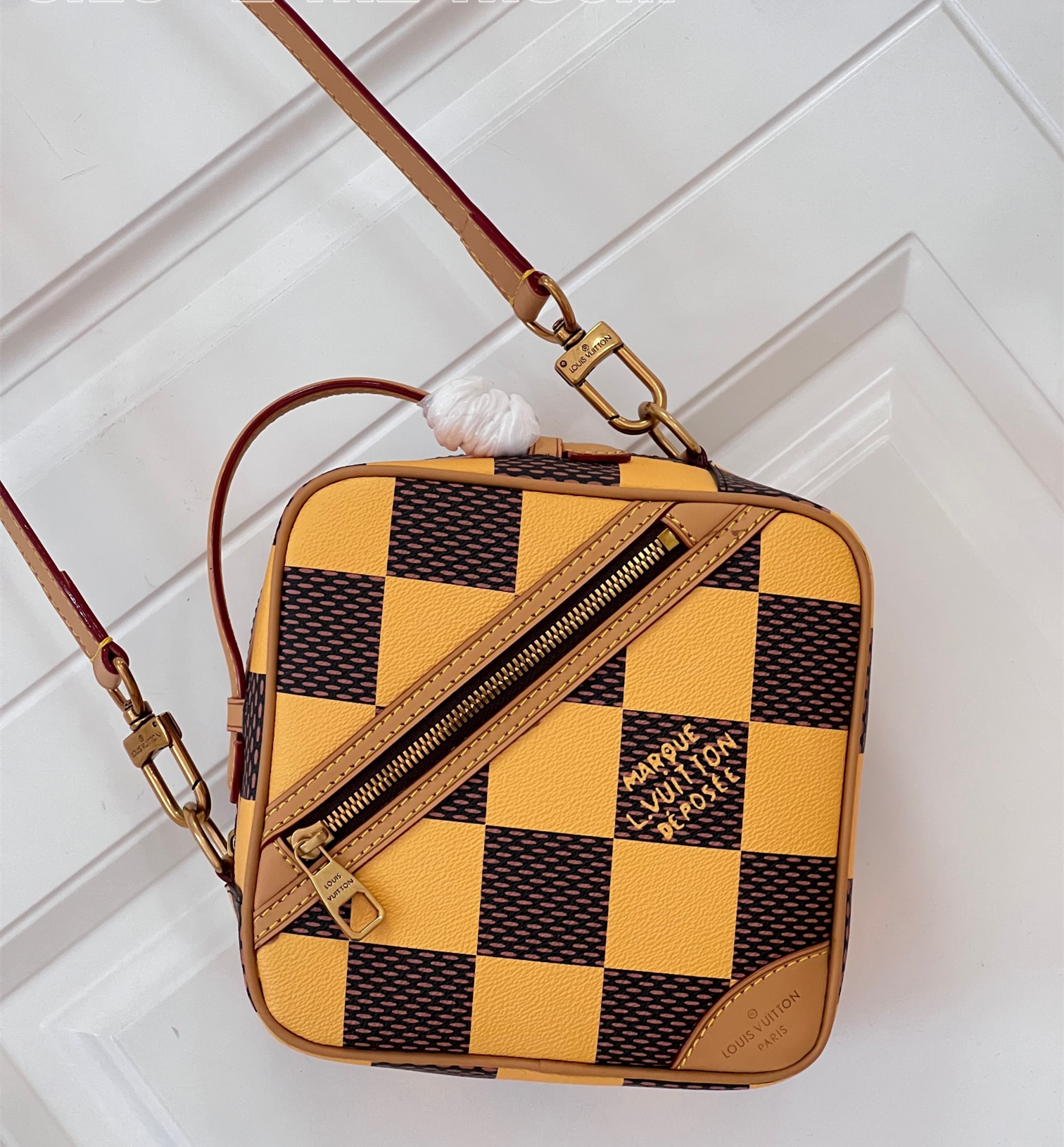 Louis Vuitton Chess Messenger N40562 Yellow