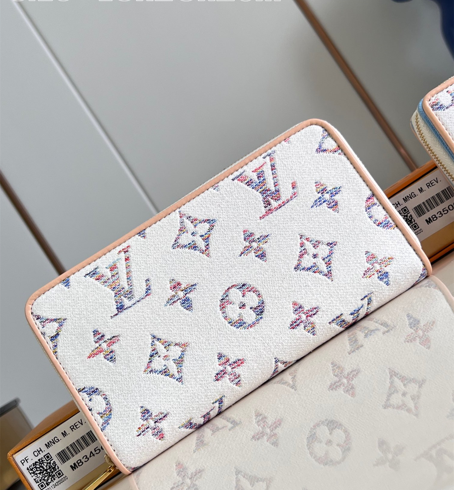 Louis Vuitton Zippy Wallet M83456